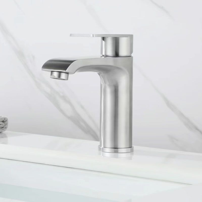 Single handle faucets Glam Style sink faucets for the bathroom
