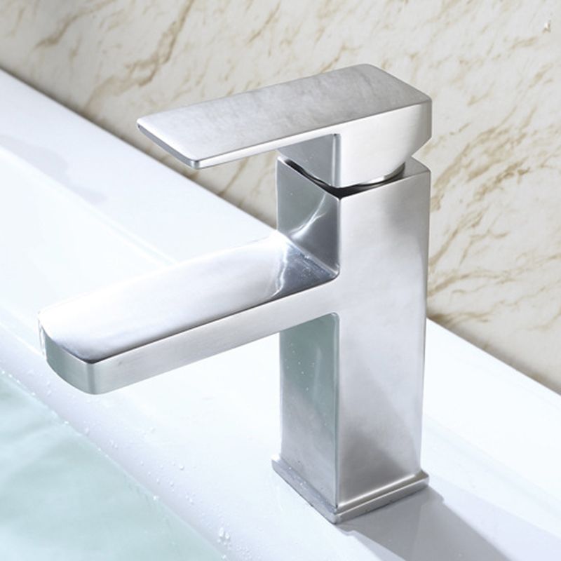 Basic sink faucet simple low arc metal centerset sink faucet for bathroom