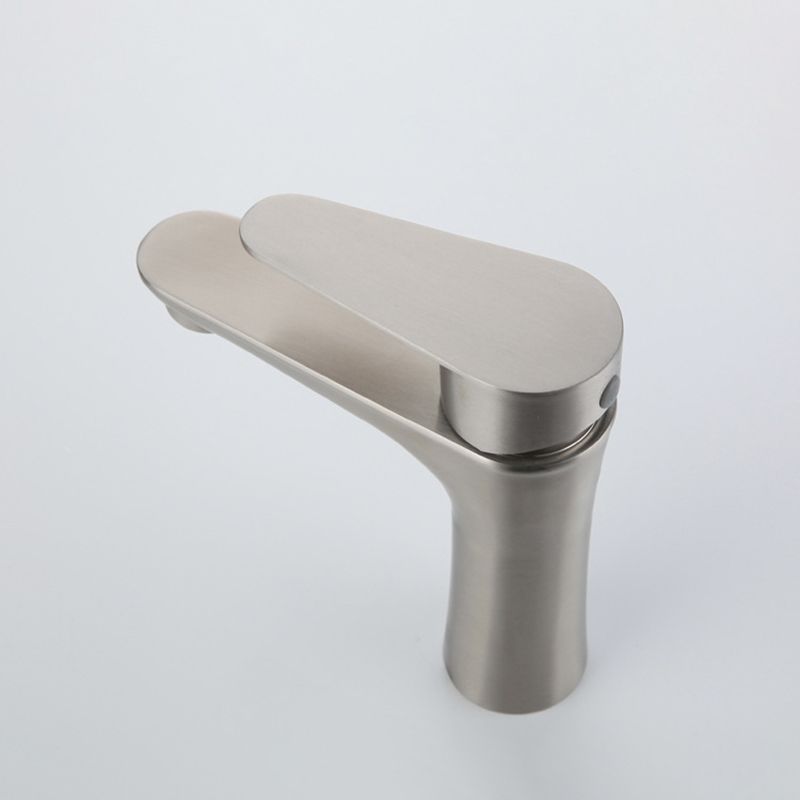 Round Single-Handle Bathroom Faucet Single Hole Sink Faucet in Chrome