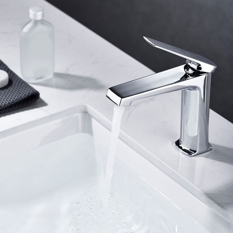 Modern centerset bathroom faucet Solid color copper faucet for the bathroom