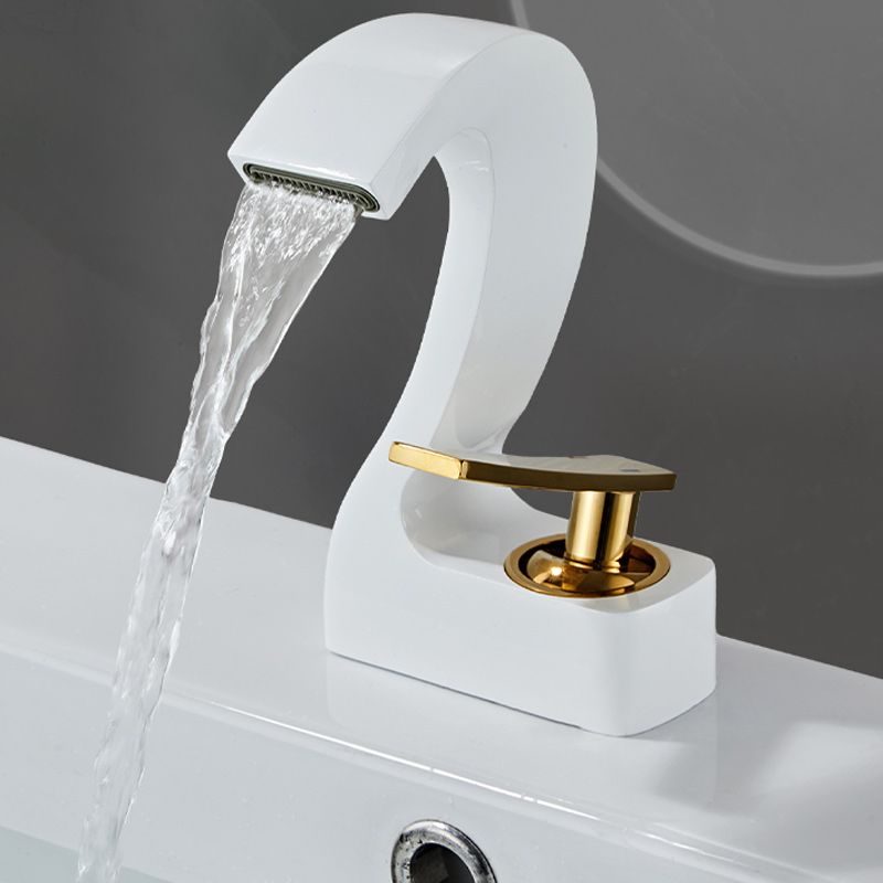 Modern Single-Lever Basin Faucet Bathroom Brass Central Faucet