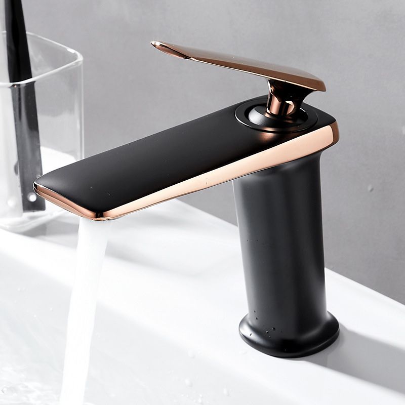 Single Hole Sink Faucet 6.69" H Modern Luxury Sink Faucet