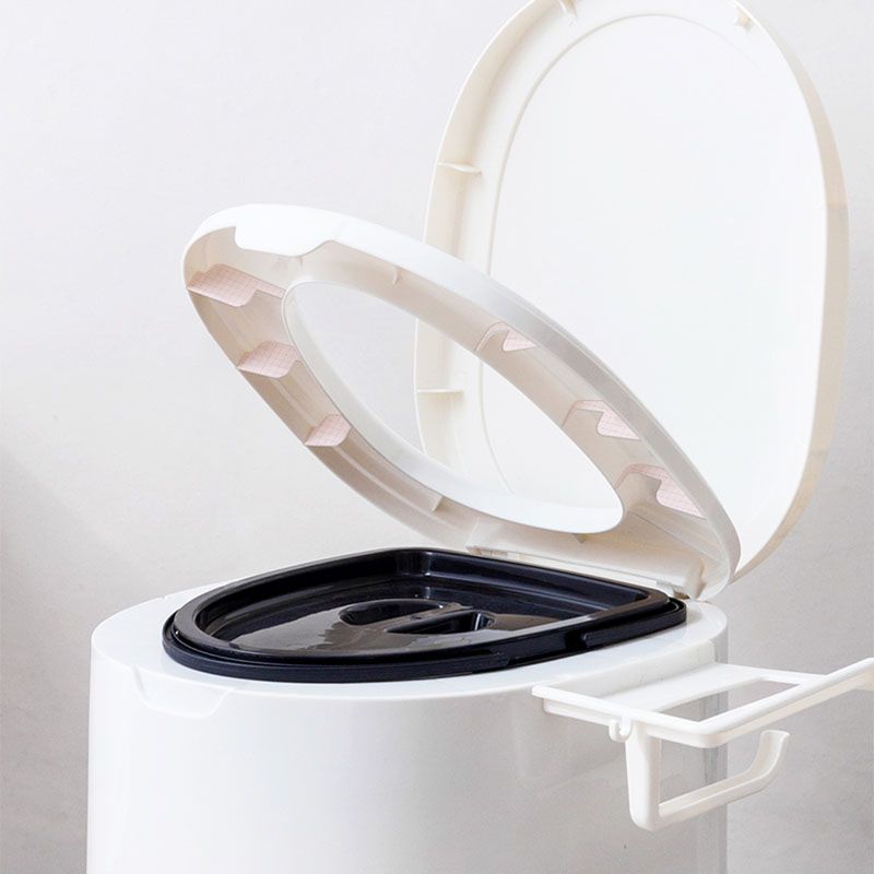 Contemporary Floor-Mounted Toilet Plastic WC for the Bathroom