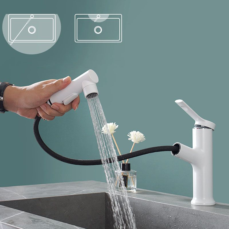 Contemporary Single Handle Faucet Retractable Sink Faucet with Lever Handle