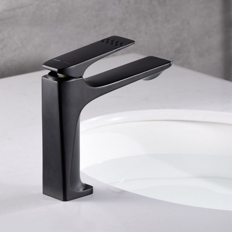 Modern Bathroom Faucet Brass Deep Curve Lever Handle with Faucet Hose