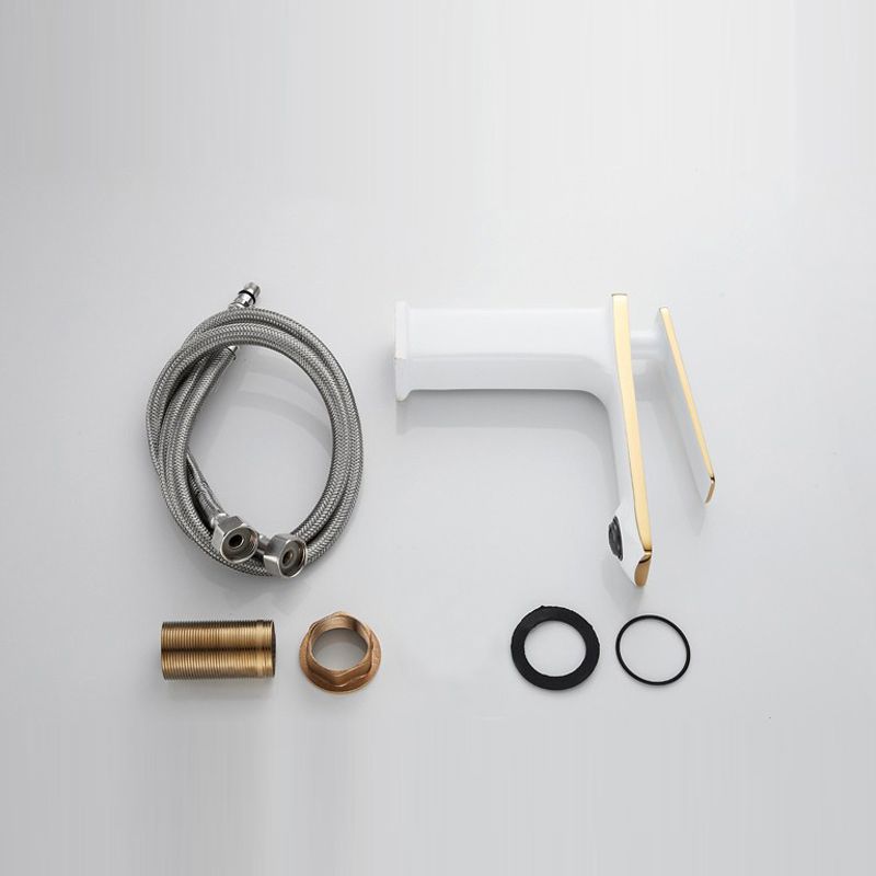Single Hole Sink Faucet 6.69" H Modern Luxury Sink Faucet