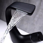 Modern Center Connection Faucets Single Lever Faucets with Waterfall Spout