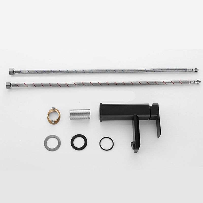 Single Hole Faucet 6.69" H Modern Low Arc Bathroom Faucet