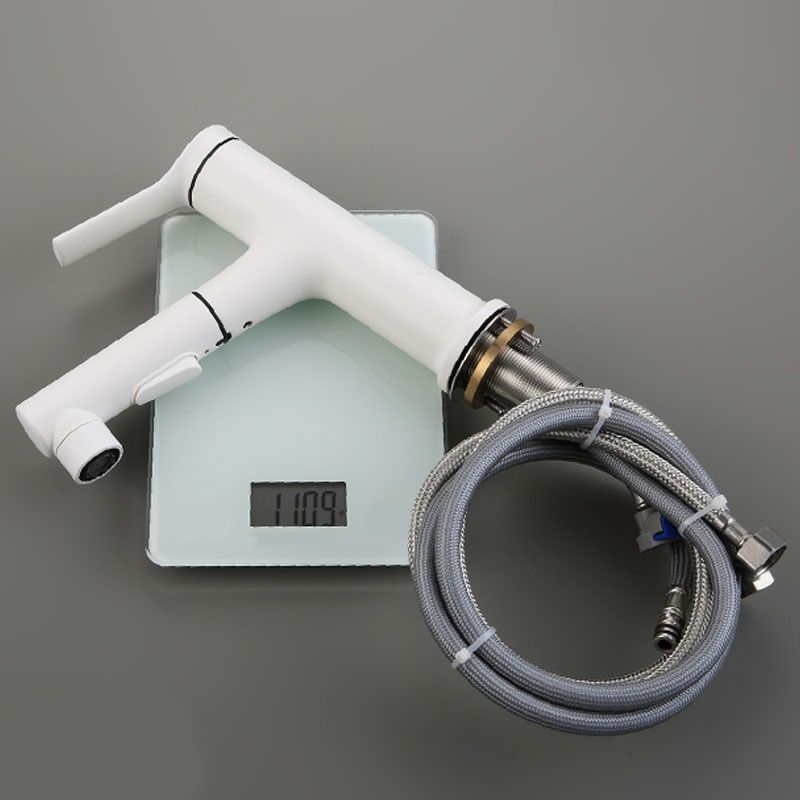 Contemporary Single Handle Faucet Retractable Sink Faucet with Lever Handle