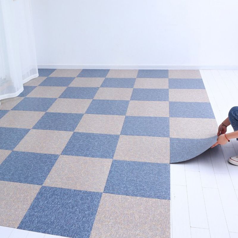 Scratch-resistant plastic floor tiles with straight edge for peeling and sticking