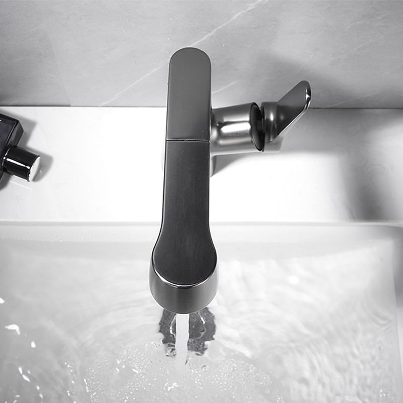 Pull-out Vessel Faucet Modern Sink Faucet with a Single Lever Handle