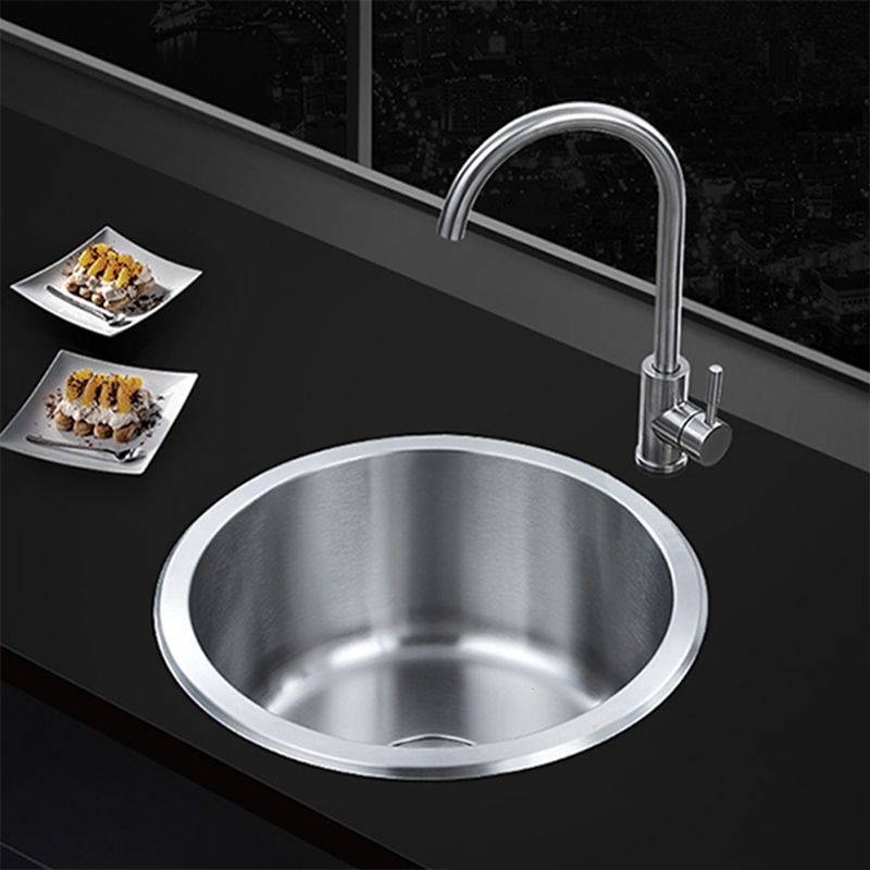 Contemporary Single Bowl Kitchen Sink Round Stainless Steel Sink with Drain Strainer Set