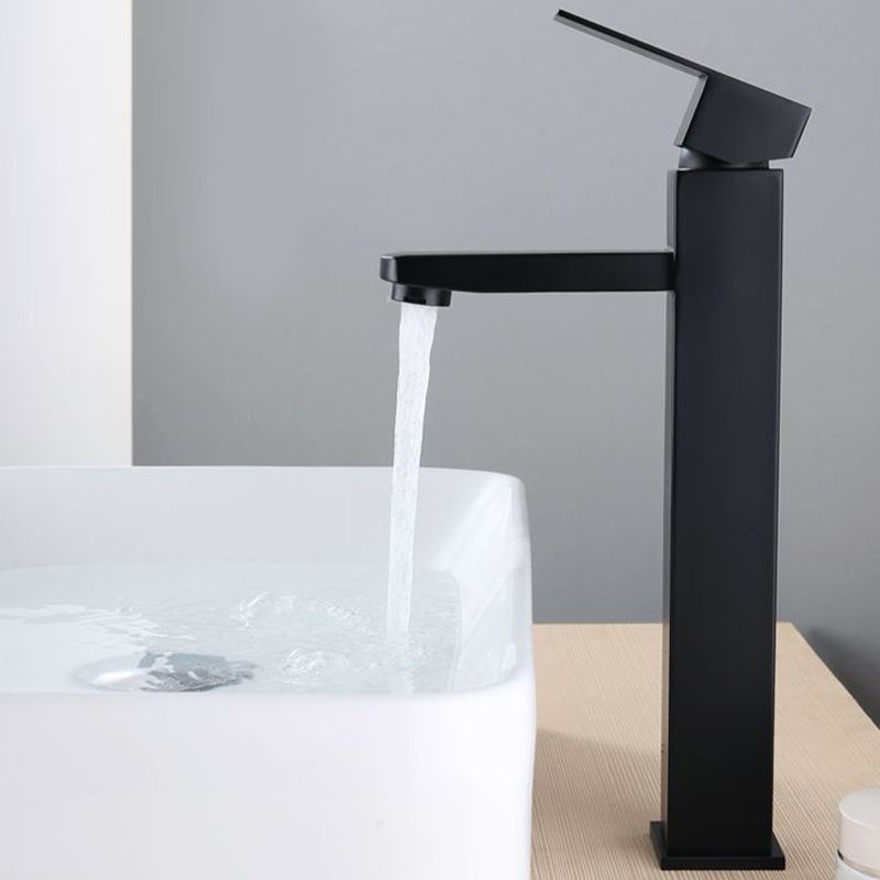 Modern Sink Faucet Centerset Bathroom Sink Faucet in Black
