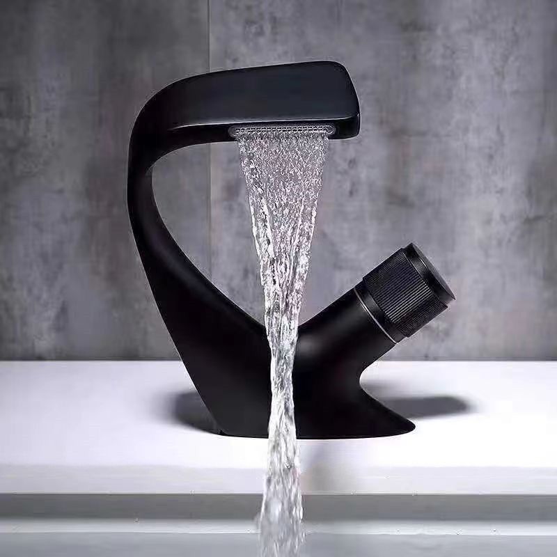 Modern Center Connection Faucets Single Lever Faucets with Waterfall Spout