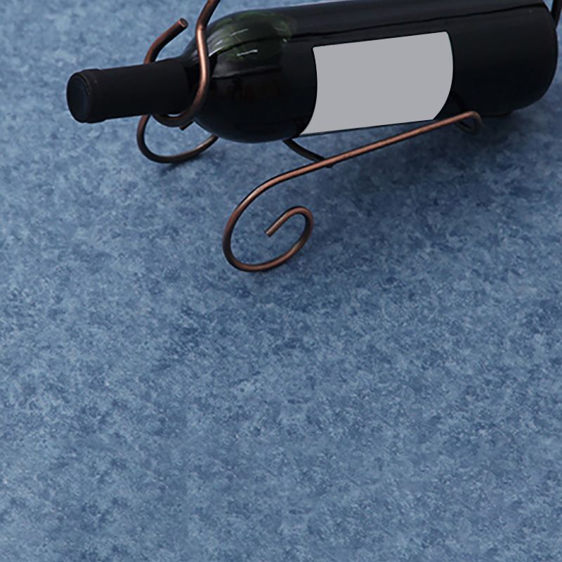 Waterproof PVC flooring wood look self-adhesive scratch-resistant PVC flooring