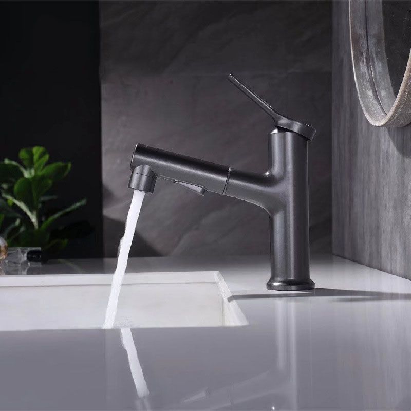 Contemporary Single Handle Faucet Retractable Sink Faucet with Lever Handle
