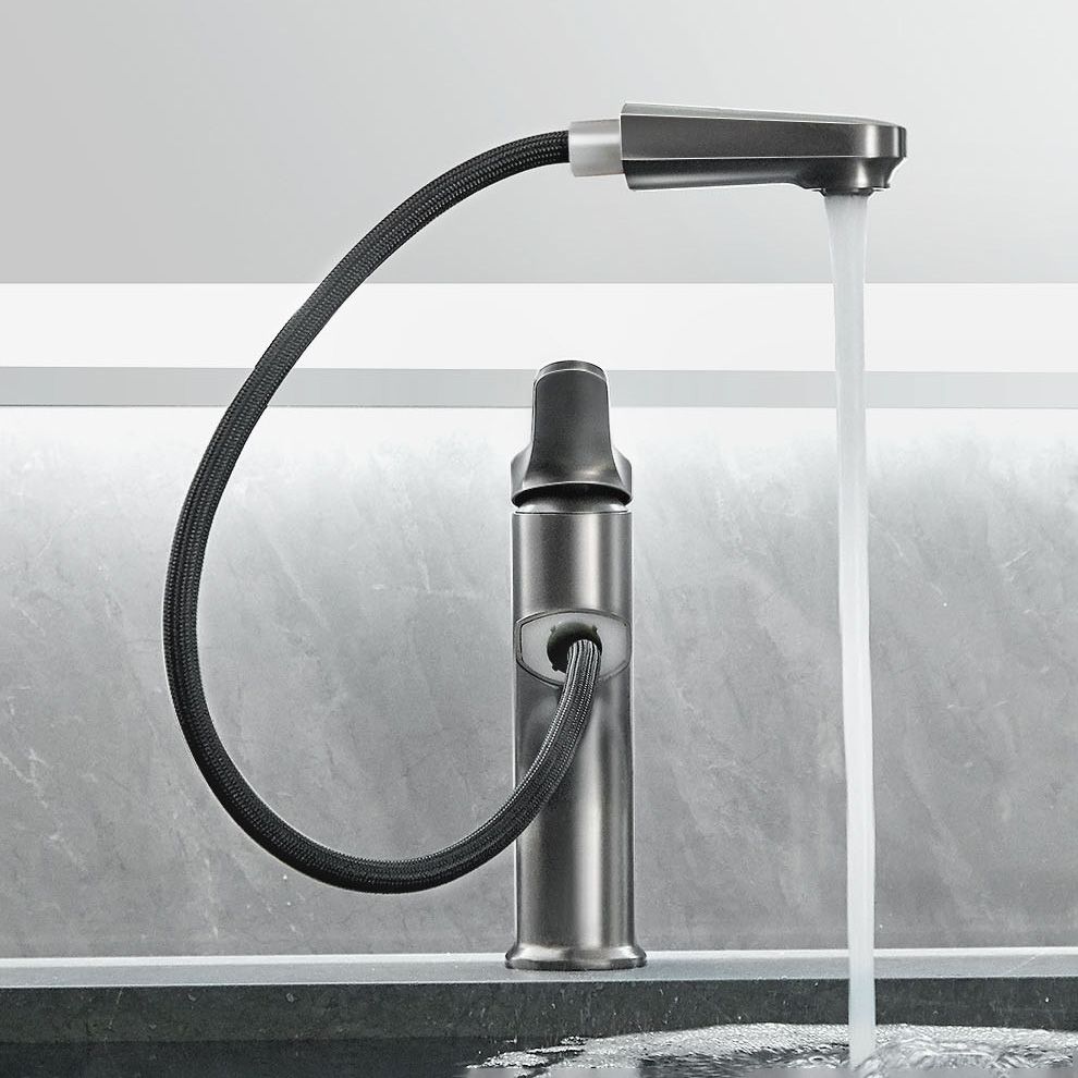 Contemporary Bath Faucet Brass Lever Handle Pull-Out Sink Faucet