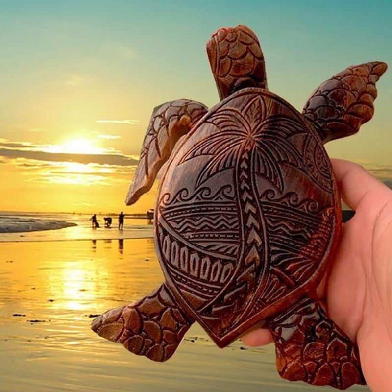 Wood sculpture Hawaii turtle
