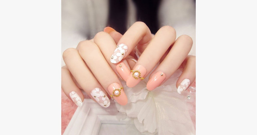 Nude floral nails
