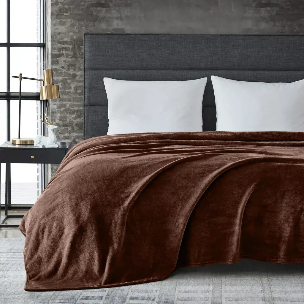 Maxime | Cozy Fleece Blanket for All Seasons - Extra Soft and Warm