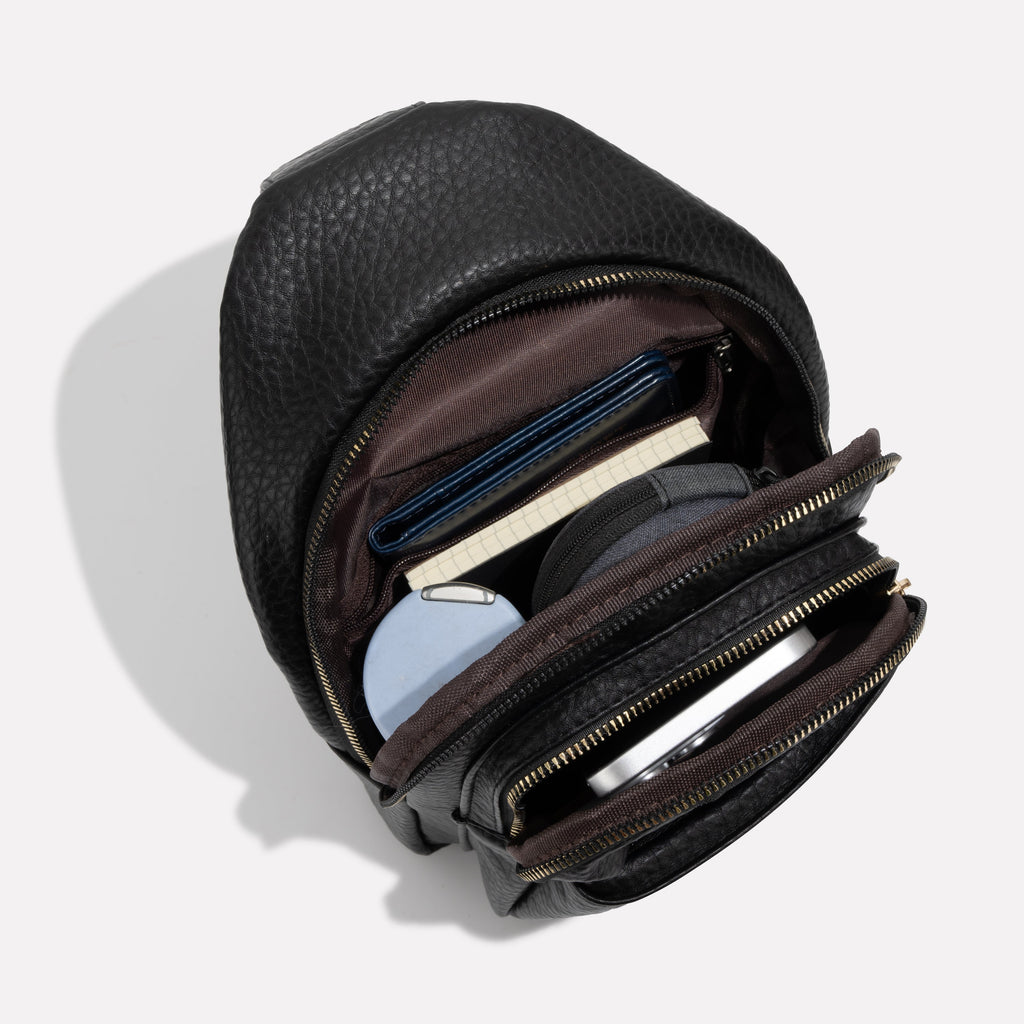 LuxuraGuard Chic Shoulder Bag | Stylish design against theft for safe everyday use
