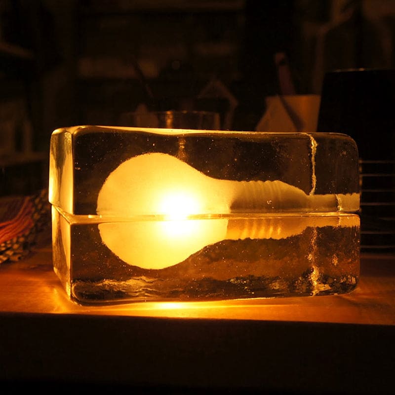 BrightCube – Minimalistic Table Lamp with Transparent Glass Cube