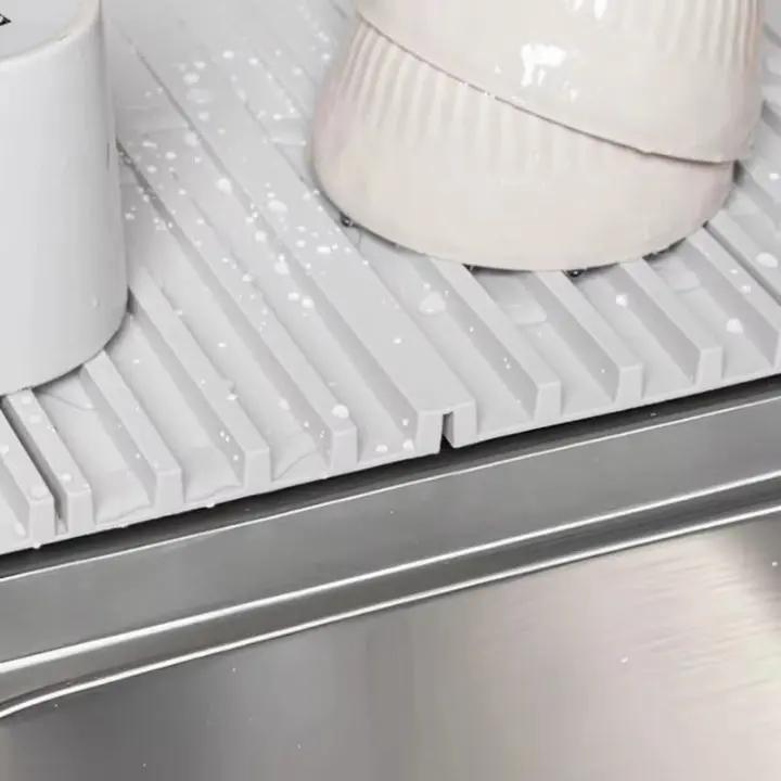 WaterDrain – Foldable Silicone Mat for Drying and Protecting Work Surfaces