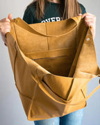 Chic & Sustainable Leather Bag with Large Capacity - Elegant, Versatile Women's Handbag