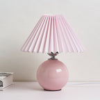 Nordic minimalist 1-light table lamp made of ceramic with pleats