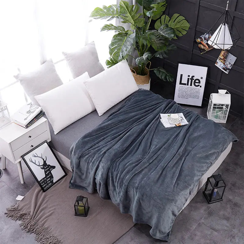 Maxime | Cozy Fleece Blanket for All Seasons - Extra Soft and Warm