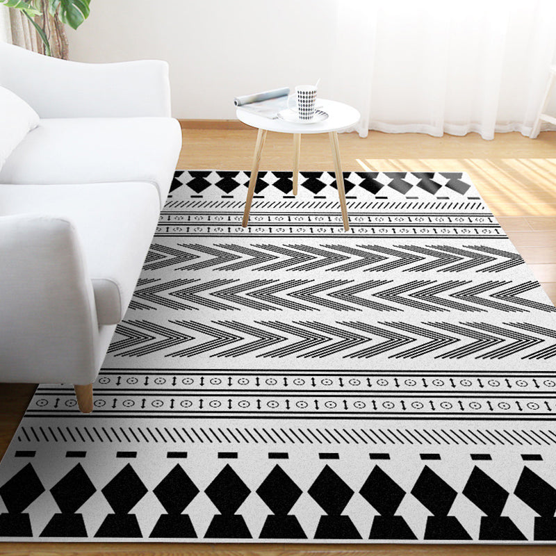 Striped Chevron Washable Rug for the Living Room Southwest Americana Pet-Friendly Rug in Black and White