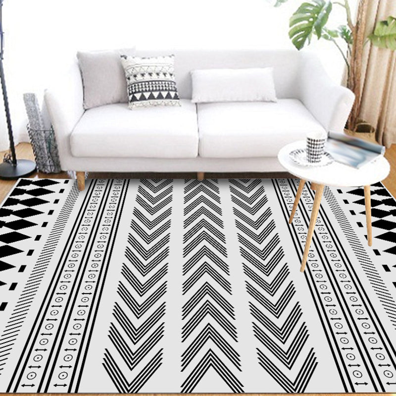Striped Chevron Washable Rug for the Living Room Southwest Americana Pet-Friendly Rug in Black and White