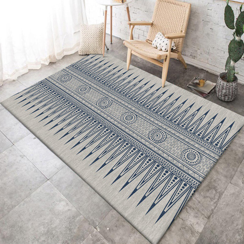 Southwest Living Room Rug in Gray Tribal Triangle Circle Pattern Rug Polyester Non-Slip Pet Friendly Area Rug