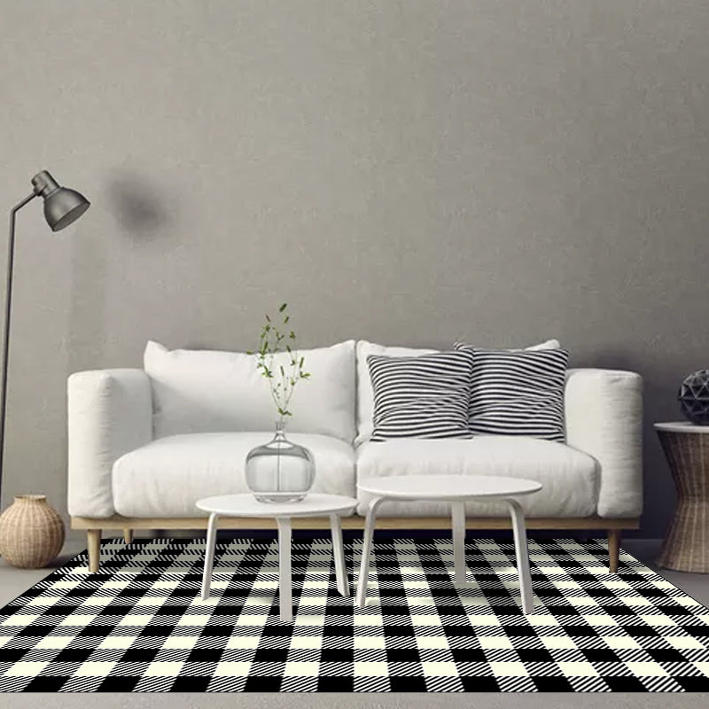 Modern living room rug in black-white small grid print rug polyester machine washable area rug