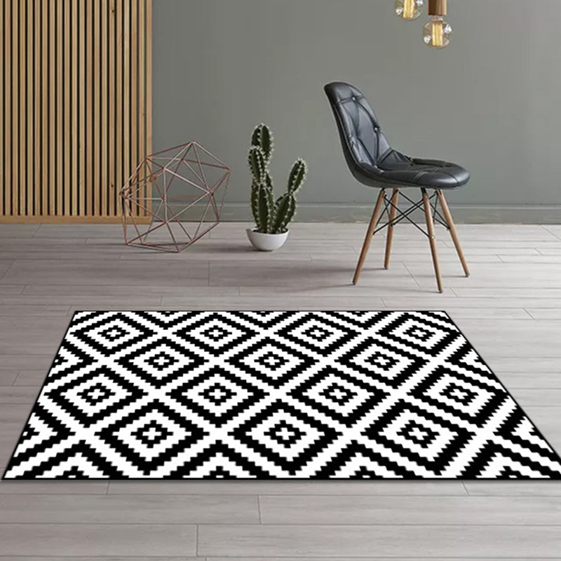 Modern living room rug in black and white diamond wave pattern rug polyester washable non-slip rug