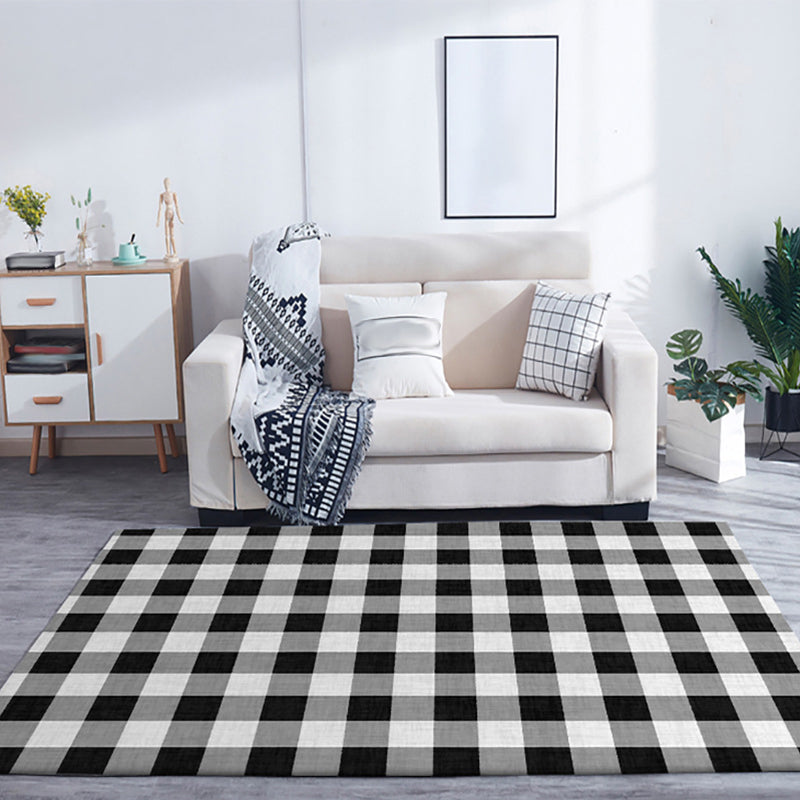 Black and White Bedroom Rug Modern Checkered Pattern Rug Polyester Washable Stain Resistant Rug