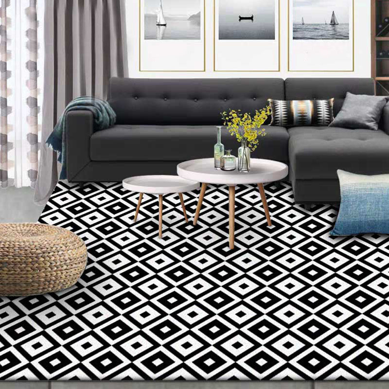 New Modern Carpet in Black-White Rhombus Pattern Carpet Polyester Non-Slip Pet-Friendly Carpet for Living Room Decoration