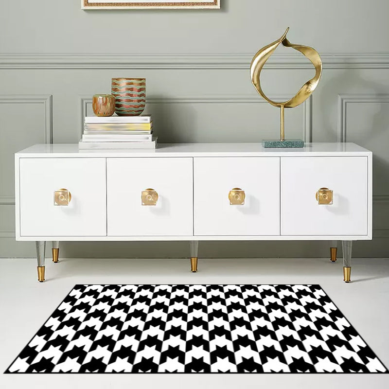 Black and White Bedroom Rug Modern Plaid Houndstooth Pattern Rug Polyester Non-Slip Back Rug