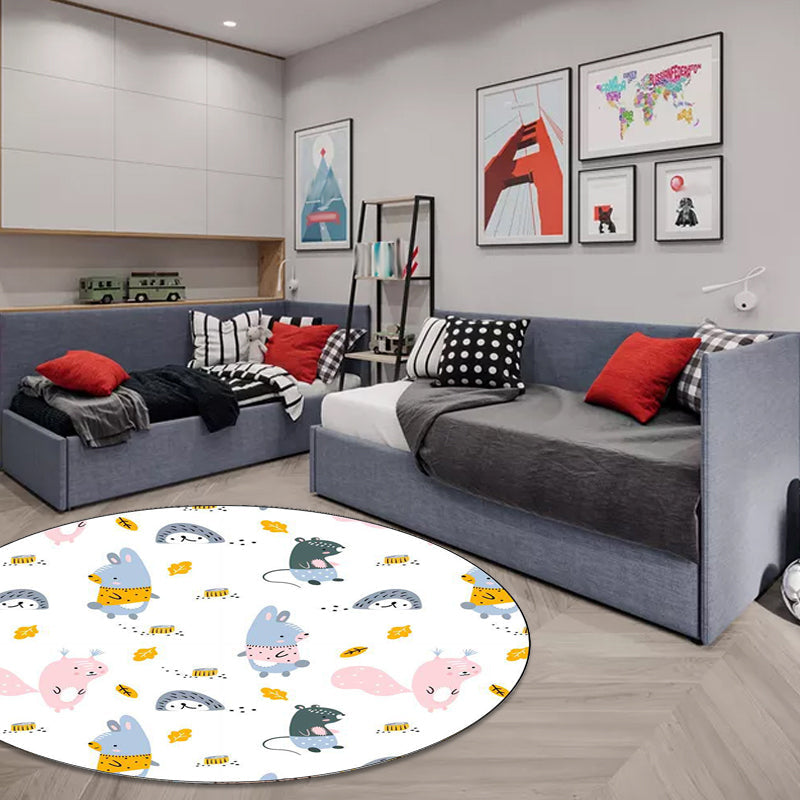 Children's bedroom rug in white animal rabbit hedgehog leaf print rug polyester machine washable pet-friendly area rug