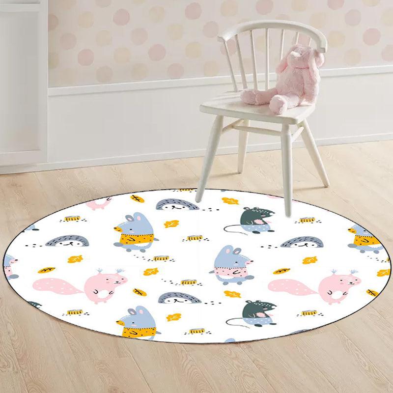 Children's bedroom rug in white animal rabbit hedgehog leaf print rug polyester machine washable pet-friendly area rug
