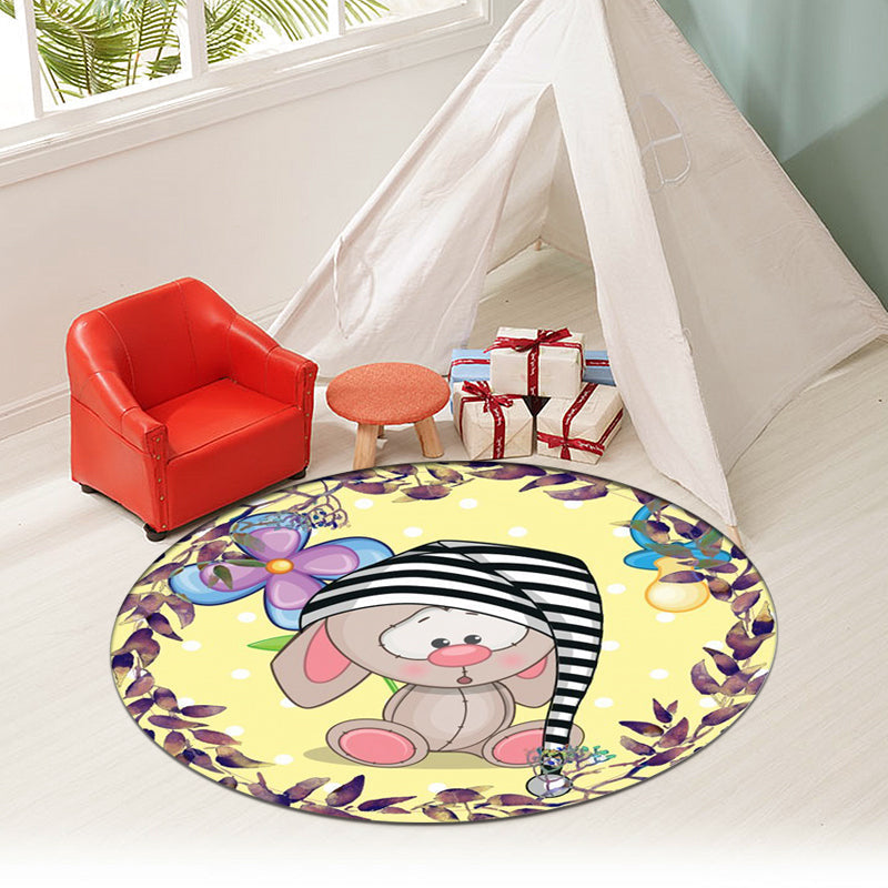 Beautiful cartoon mouse pattern carpet with flower and leaf pattern Yellow children's carpet Polyester Washable Non-slip area rug for the children's room