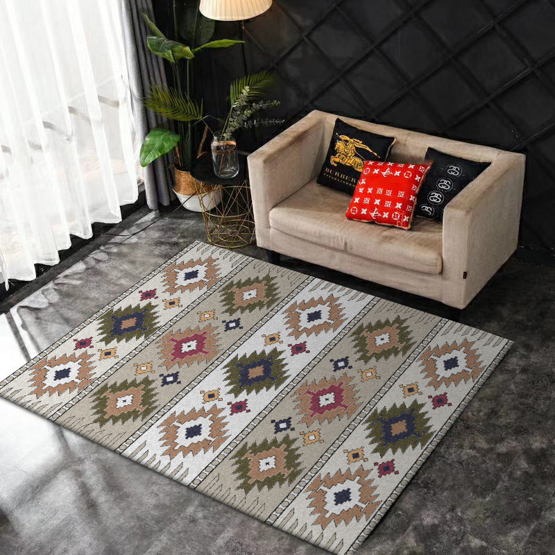 Classic geometric pattern rug Green and White Vintage rug Polyester Washable Non-slip backing Rug for bedroom