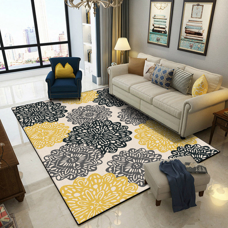 Vintage Floral Pattern Rug White and Yellow Polyester Rug Machine Washable Nonslip Area Rug for Bedroom