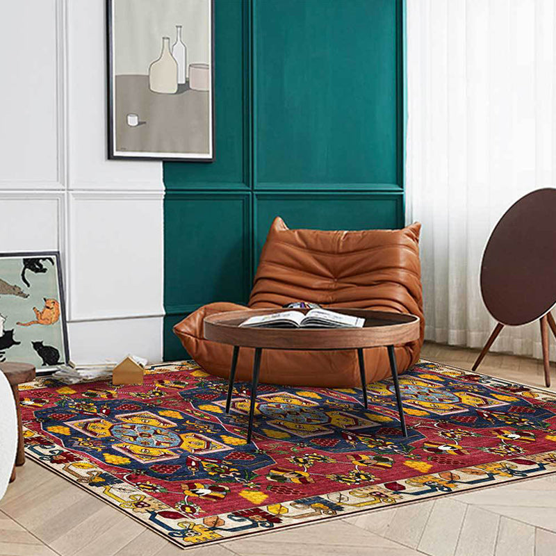 Red Vintage Carpet Polyester Tribal Pattern Carpet Washable Non-Slip Back Carpet for Living Room