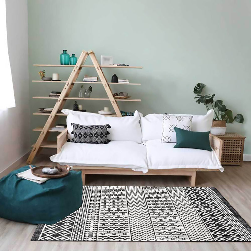 Southwestern Living Room Rug in Gray Geometric Stripes Diamond Print Rug Polyester Machine Washable Area Rug