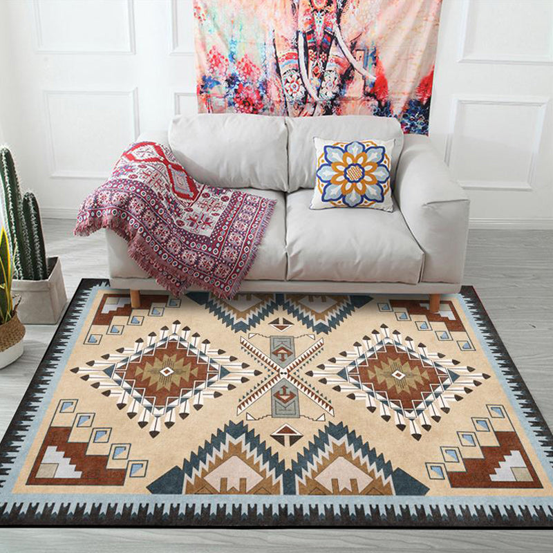 Beige Vintage Carpet Polyester Tribal Pattern Carpet Washable Non-Slip Background Carpet for Living Room
