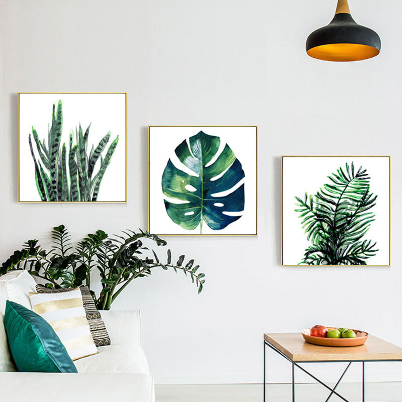 Stylish tropical leaf art print for bedroom Botanical wall decoration in green