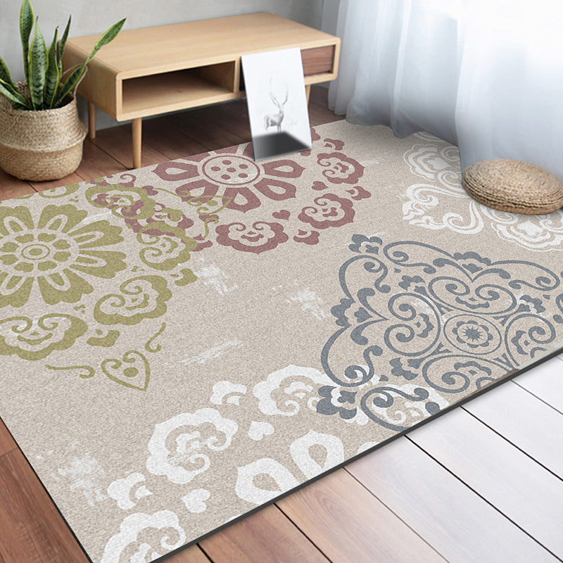 Classic Floral Pattern Rug Light Brown Polyester Rug Machine Washable Non-Slip Area Rug for Bedroom
