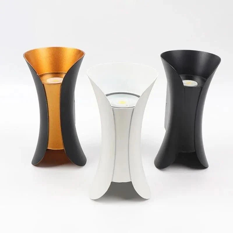 Weatherproof wall light with IP65 protection