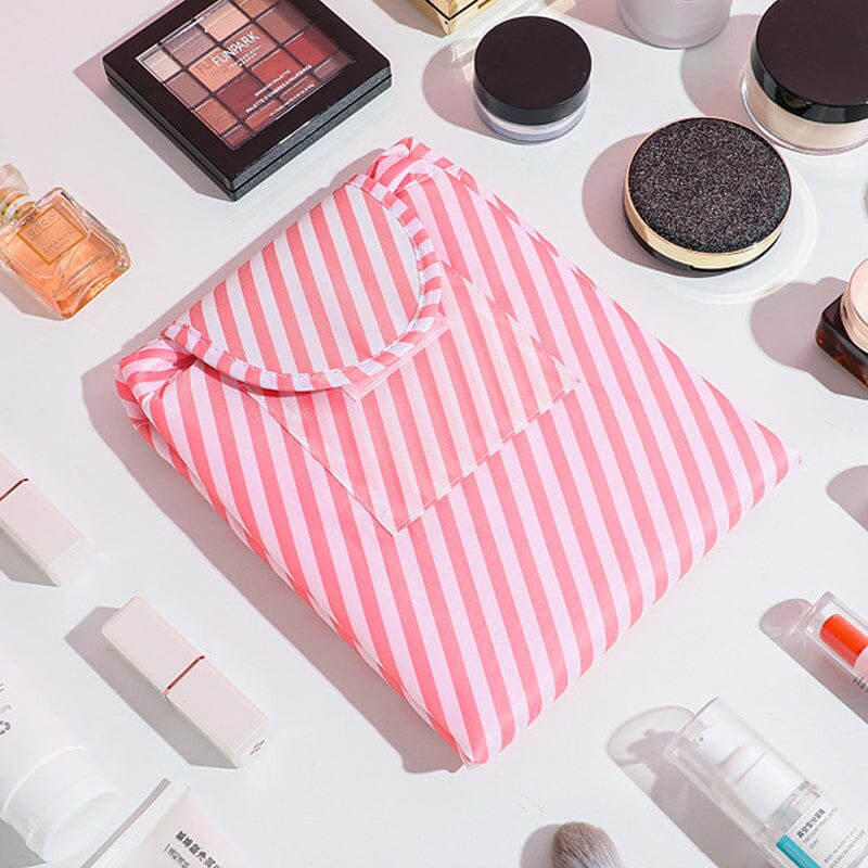 Magic cosmetic pouch